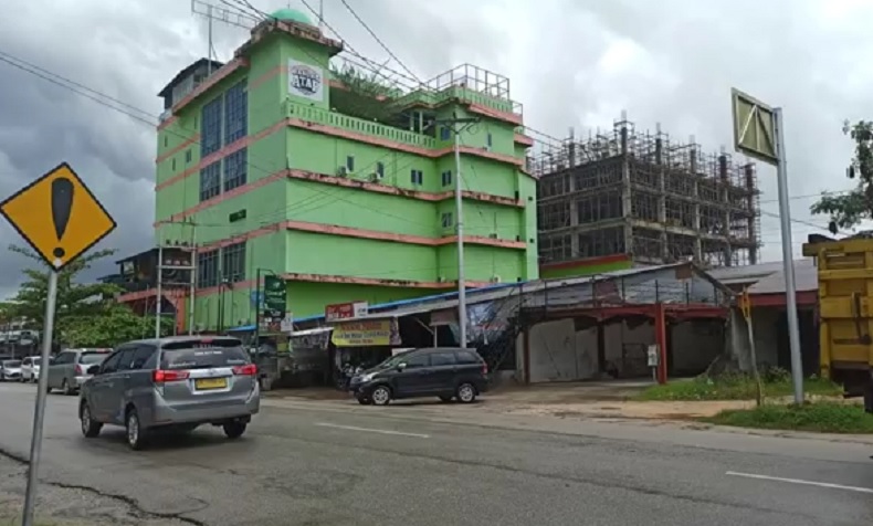 title Polres Singkawang Selidiki Lift Jatuh  di Proyek, 7 Pekerja Patah Tulang dan Luka Robek Polres Singkawang Selidiki Lift Jatuh  di Proyek, 7 Pekerja Patah Tulang dan Luka Robek