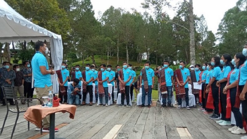 Sandiaga Uno Lepas 30 Siswa Kawasan Danau Toba Magang di Poltekpar Bali