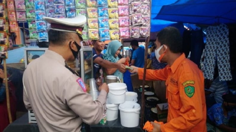 Tak Patuhi Prokes, 135 Orang di Pasar Pargarutan Tapsel Ditegur