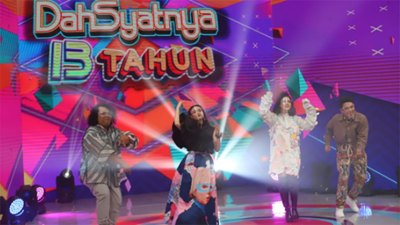 Kemeriahan Panggung Ulang Tahun Dahsyat Dimulai  - Bagian 1