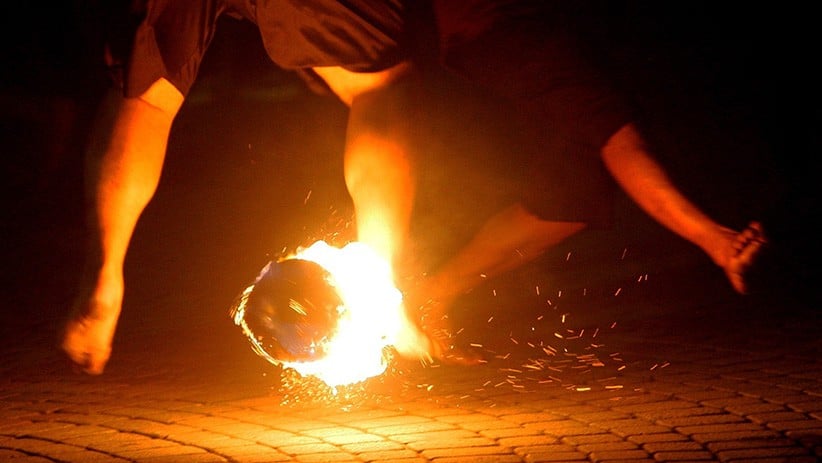 Serunya Main Sepak Bola Api Meriahkan HUT ke-474 Kota Semarang - Bagian 2