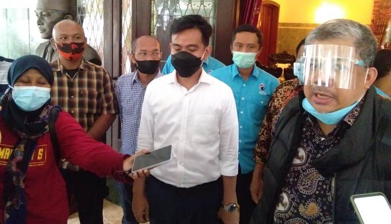 Fahri Hamzah Sambangi Gibran di Loji Gandrung, Bicara Apa Saja? 