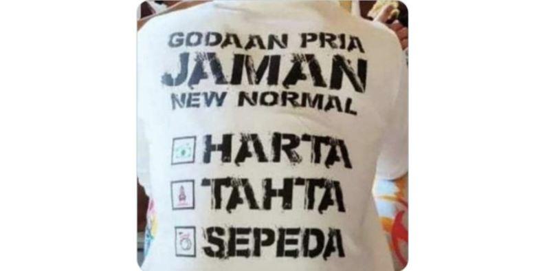 title Ganjar Pajang Gambar Kaos Bertuliskan Godaan Pria Zaman New Normal, Netizen: Harta, Tahta, Pulsa Ganjar Pajang Gambar Kaos Bertuliskan Godaan Pria Zaman New Normal, Netizen: Harta, Tahta, Pulsa