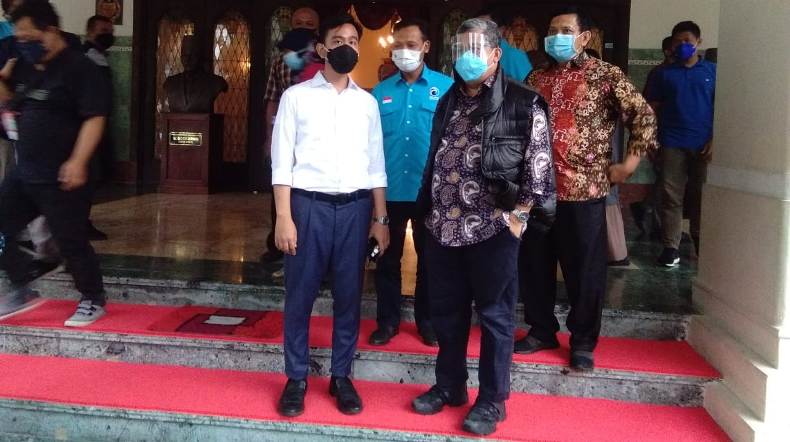 Lontarkan Pujian, Gibran Sebut Fahri Hamzah sebagai Role Model