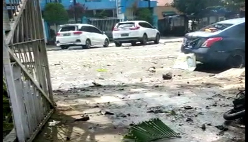 Terkena Ledakan Bom, Sepeda Motor Terbakar, Pemiliknya Siapa? 