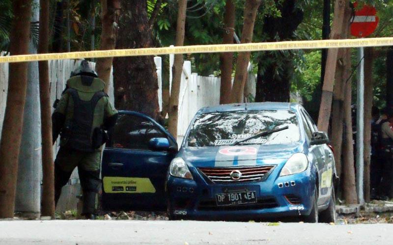 Polisi Gelar Olah TKP Bom Gereja Katedral Makassar - Bagian 2