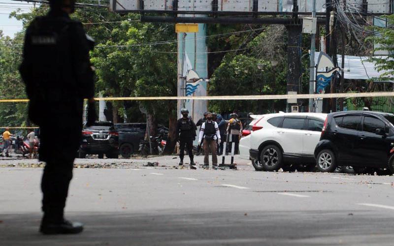 Polisi Gelar Olah TKP Bom Gereja Katedral Makassar - Bagian 3