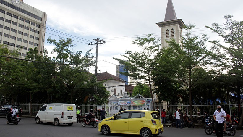 Jalan Depan Gereja Katedral Makassar Dibuka Pascaledakan Bom Bunuh Diri - Bagian 2