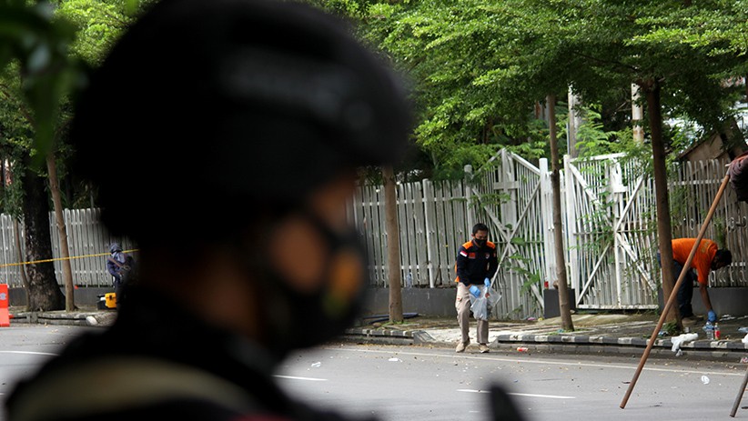 Suasana Lokasi Ledakan Bom Gereja Katedral Makassar, Polisi Masih Olah TKP - Bagian 2
