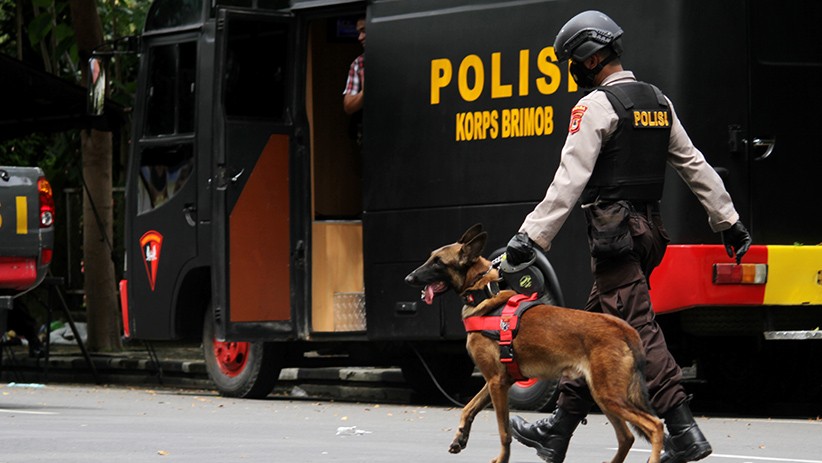 Suasana Lokasi Ledakan Bom Gereja Katedral Makassar, Polisi Masih Olah TKP - Bagian 4