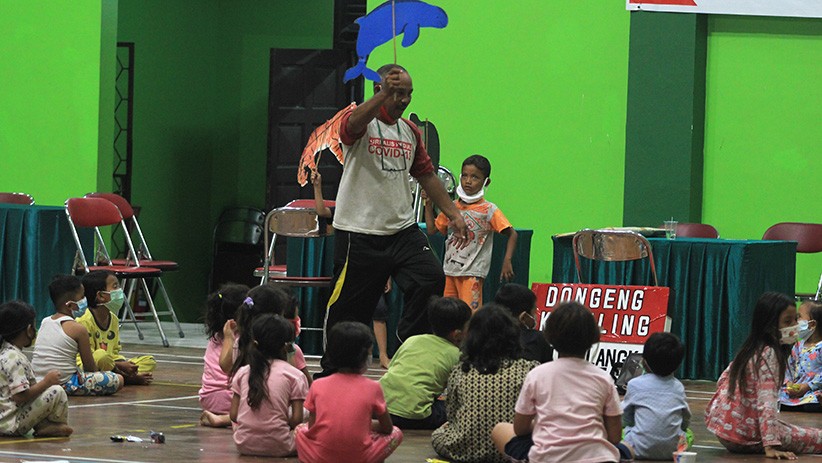 Terdampak Kebakaran Kilang Pertamina Balongan, Ratusan Warga Mengungsi - Bagian 3