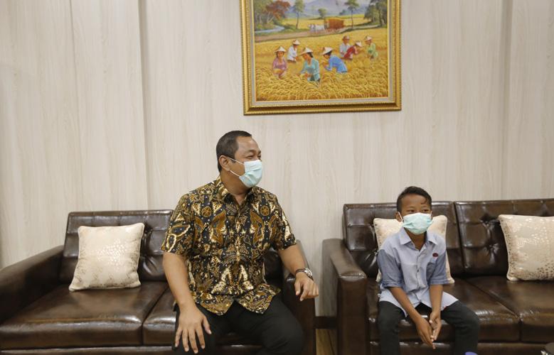 Momen Haru Pertemuan Bocah Viral Pengarah Foto dengan Wali Kota Semarang