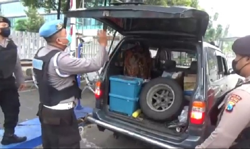 Antisipasi Teror Bom, Polda Jatim Perketat Penjagaan seluruh Markas 