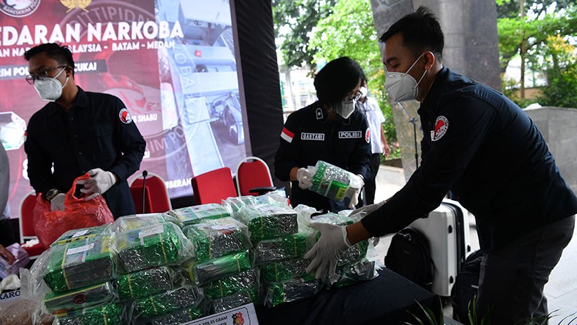 Bareskrim Polri dan Bea Cukai Ungkap Peredaran 42,3 Kg Sabu - Bagian 2