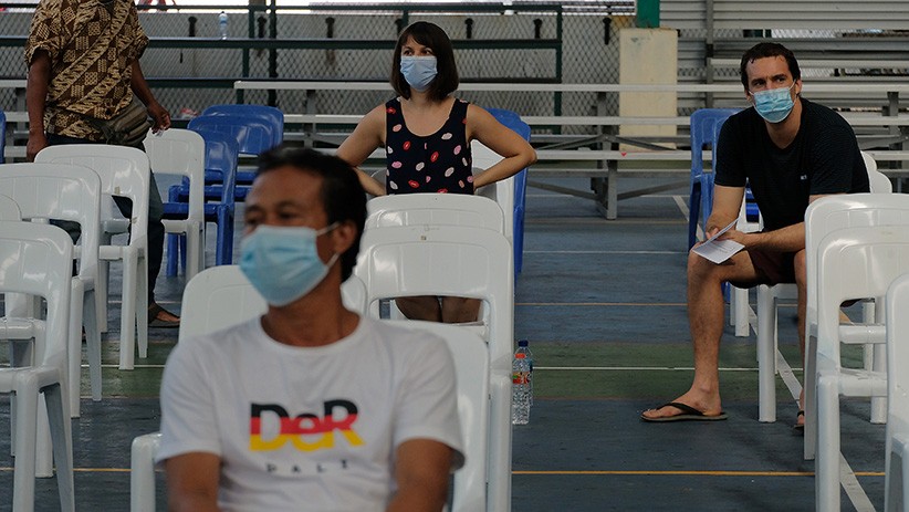 Menuju Sanur Zona Hijau, Ratusan WNA Disuntik Vaksin Covid-19 - Bagian 2