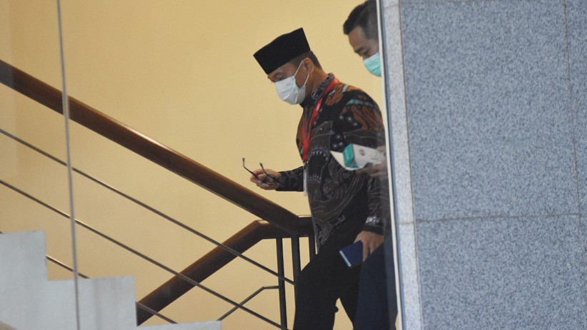 Ketua Komisi VIII DPR Yandri Susanto Diperiksa KPK terkait Dugaan Suap Bansos - Bagian 2