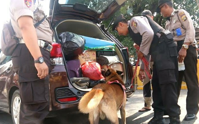 Pascabom di Makassar, Pintu Masuk Bali Dijaga Ketat Polisi Bersenjata Lengkap