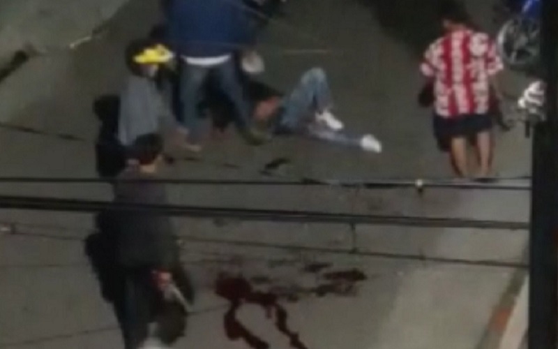 2 Pria di Tasikmalaya Duel Pakai Golok, Sekujur Tubuh Luka dan Bersimbah Darah