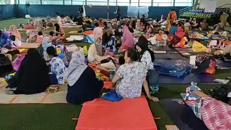 Pertamina Kerahkan Psikolog Lakukan Trauma Healing bagi Pengungsi Kilang Balongan
