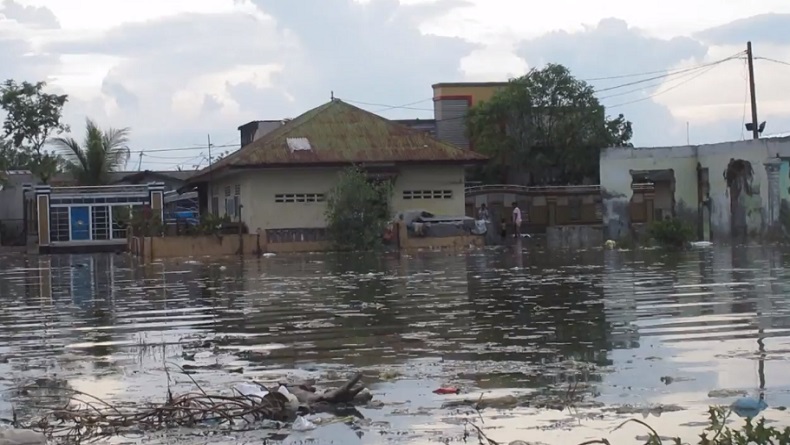 Ribuan Rumah di Medan Utara Diterjang Banjir Rob, Warga Berharap Bobby Beri Solusi