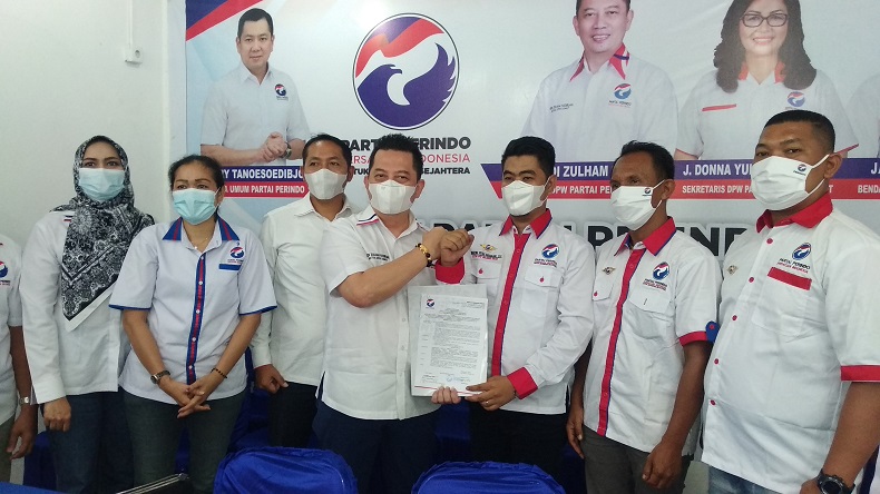 Serahkan SK, Ini Pesan Rudi Zulham Hasibuan kepada Ketua DPD Perindo Tanjungbalai
