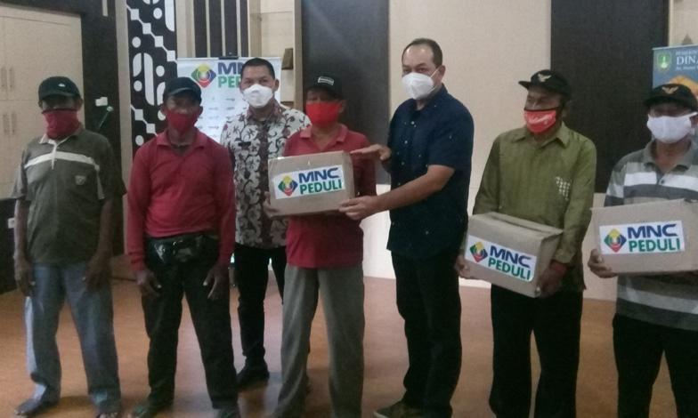 MNC Peduli dan KPI Salurkan Bantuan ke Panti Jompo dan 300 Tukang Becak di Solo
