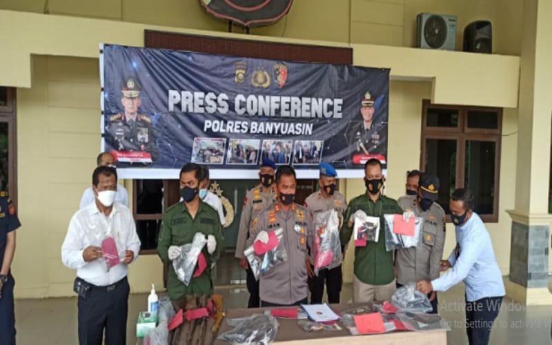 Polisi Tangkap 2 Penyelundup di Banyuasin, 7300 Bungkus Rokok Ilegal Disita