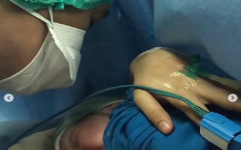 Irwansyah Kumandangkan Azan untuk Anak Pertama, Netizen Nangis Haru