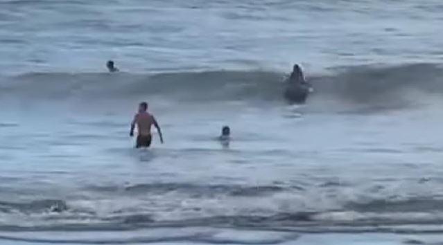 Abaikan Peringatan, Bocah Bule Jerman Nyaris Tewas di Pantai Parerenan Canggu Bali