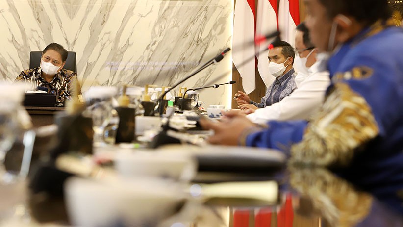 Airlangga Hartarto Bertemu Anindya Bakrie Bahas Perekonomian Bangsa - Bagian 2