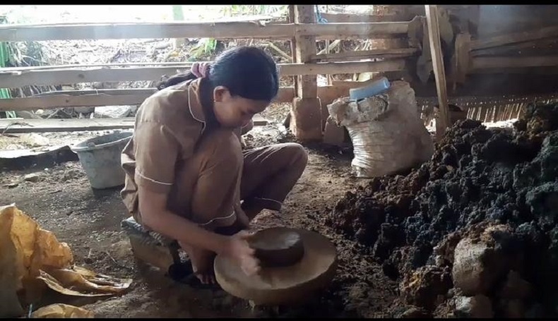 Cerita Perajin Tembikar Muda di Cianjur, Cobek Rani Tetap Diminati meski di Masa Pandemi
