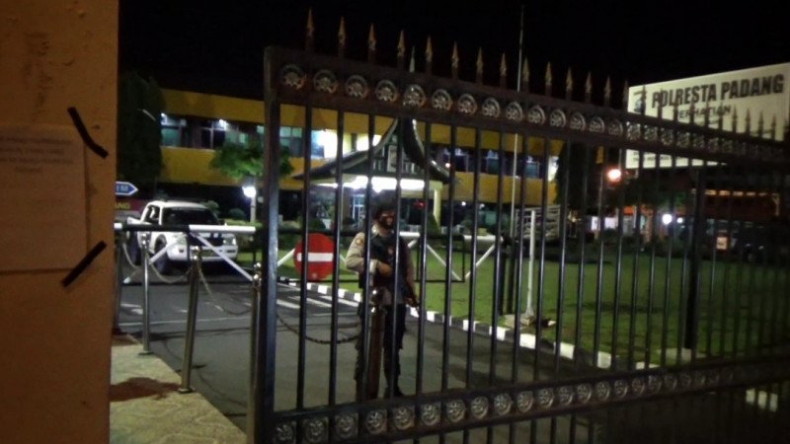 Antisipasi Teroris, Mapolresta Padang Dijaga Personel Bersenjata Laras Panjang