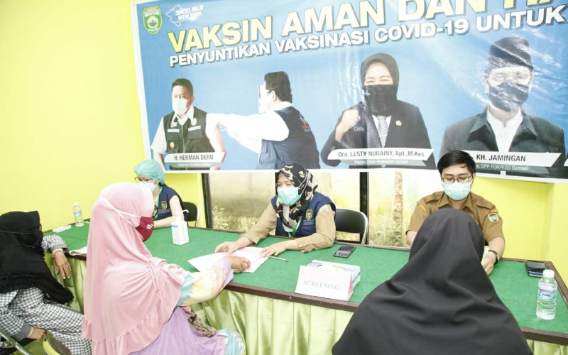 Pengurus Pondok Pesantren di Sumsel Mulai Disuntik Vaksin