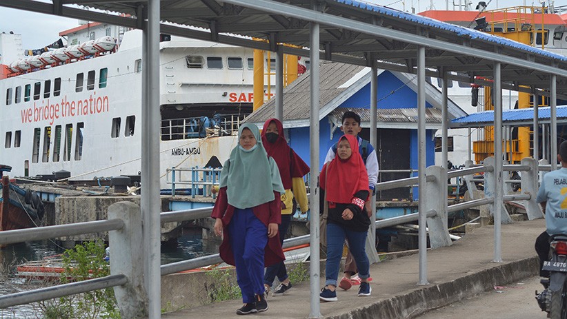 Cuaca Buruk, Kapal Penumpang Menuju Mentawai Batal Berangkat - Bagian 3
