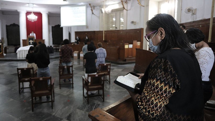 Ibadah Jumat Agung di Gereja Immanuel Berlangsung Khidmat - Bagian 6