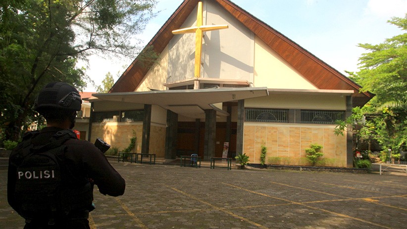 Pengamanan Ketat, Ibadah Jumat Agung di Semarang Berlangsung Khidmat - Bagian 2