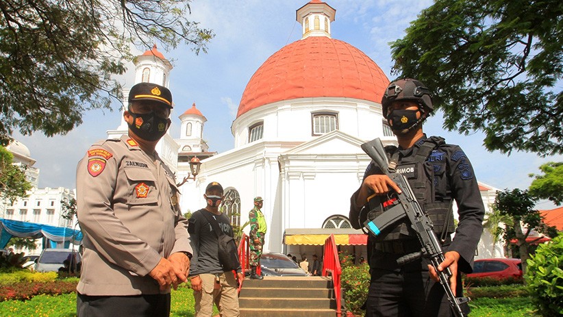 Pengamanan Ketat, Ibadah Jumat Agung di Semarang Berlangsung Khidmat - Bagian 3