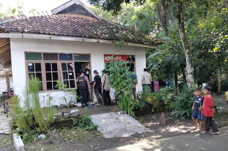 Densus 88 Anti Teror Amankan Dua Warga Bantul 