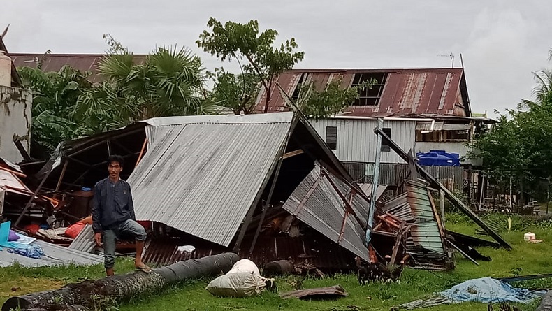 Puting Beliung Rusak 7 Rumah Warga di Pangkep, Satu Bangunan Rata dengan Tanah