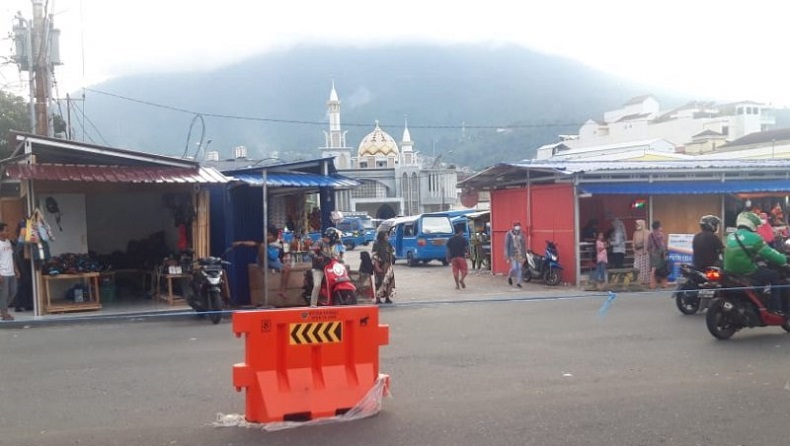 Diduga Picu  Kemacetan, Lapak Pedagang di Terminal Gamalama Ternate Dibongkar