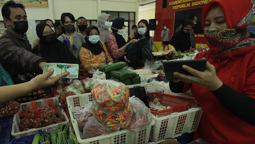 Jual Cabai Rawit Merah Murah, Operasi Pasar Kementan Diserbu Warga - Bagian 1