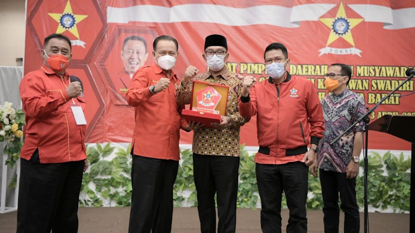 Gubernur Jabar Minta Soksi Gelar Vaksinasi Covid-19 - Bagian 2