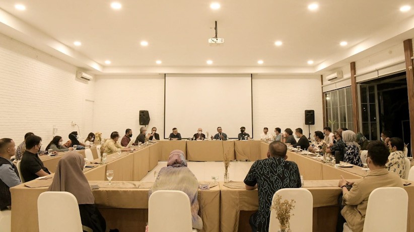 Ridwan Kamil Makan Malam dengan Menteri Teten, Bahas Kebangkitan UMKM - Bagian 2