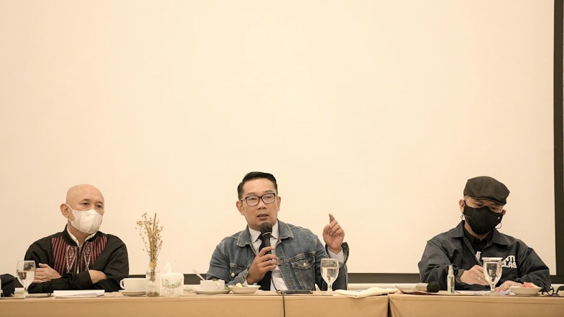 Ridwan Kamil Makan Malam dengan Menteri Teten, Bahas Kebangkitan UMKM - Bagian 1
