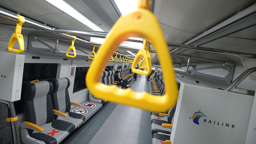 Penampakan Kereta Bandara Premium, Tarif Mulai Rp5.000 - Bagian 4