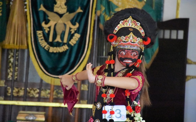 Lestarikan Seni Budaya Lokal Puluhan Penari Ikut Festival Tari Topeng Bagian 1