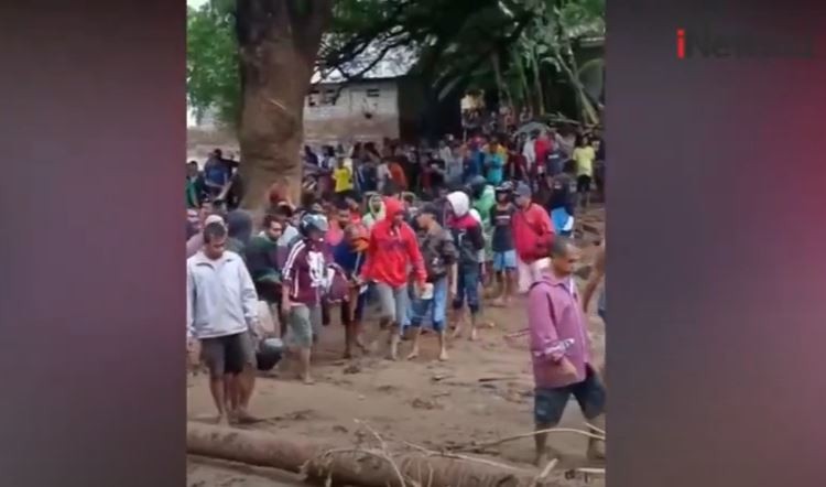 Banjir NTT dan NTB, Jokowi Minta Kebutuhan Pengungsi Terpenuhi