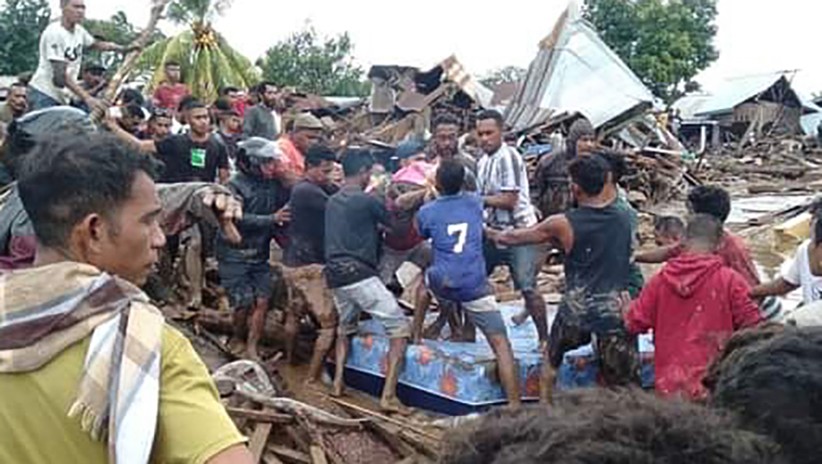 84 Orang Meninggal akibat Banjir Bandang di NTT  - Bagian 1