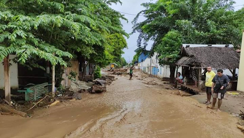 84 Orang Meninggal akibat Banjir Bandang di NTT  - Bagian 2