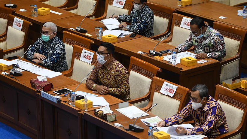 Ridwan Kamil Hadiri Rapat dengan DPR Bahas RUU Energi Baru dan Terbarukan - Bagian 2